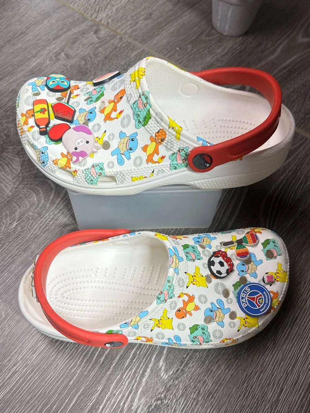 Croc junior limited edition Pokémon picachu clogs